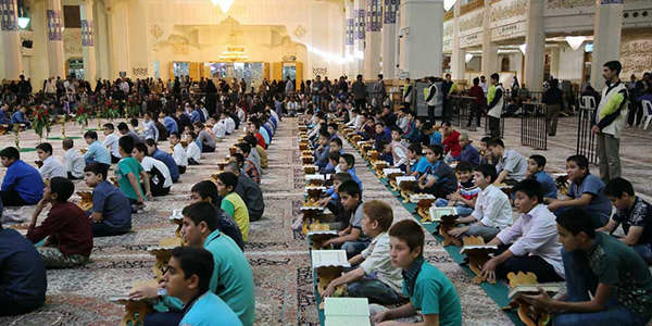 تلاوت جزء به جزء کودکان و نوجوانان در حرم حضرت معصومه سلام الله علیها